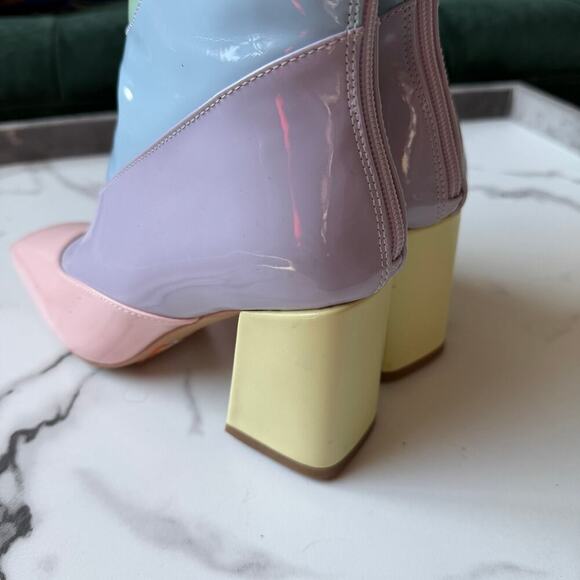 Audrey O Pastel Colorblock Patent Booties Size 6 - Picture 8 of 10